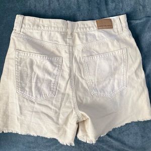 American eagle, size 2, cloth, khaki shorts.